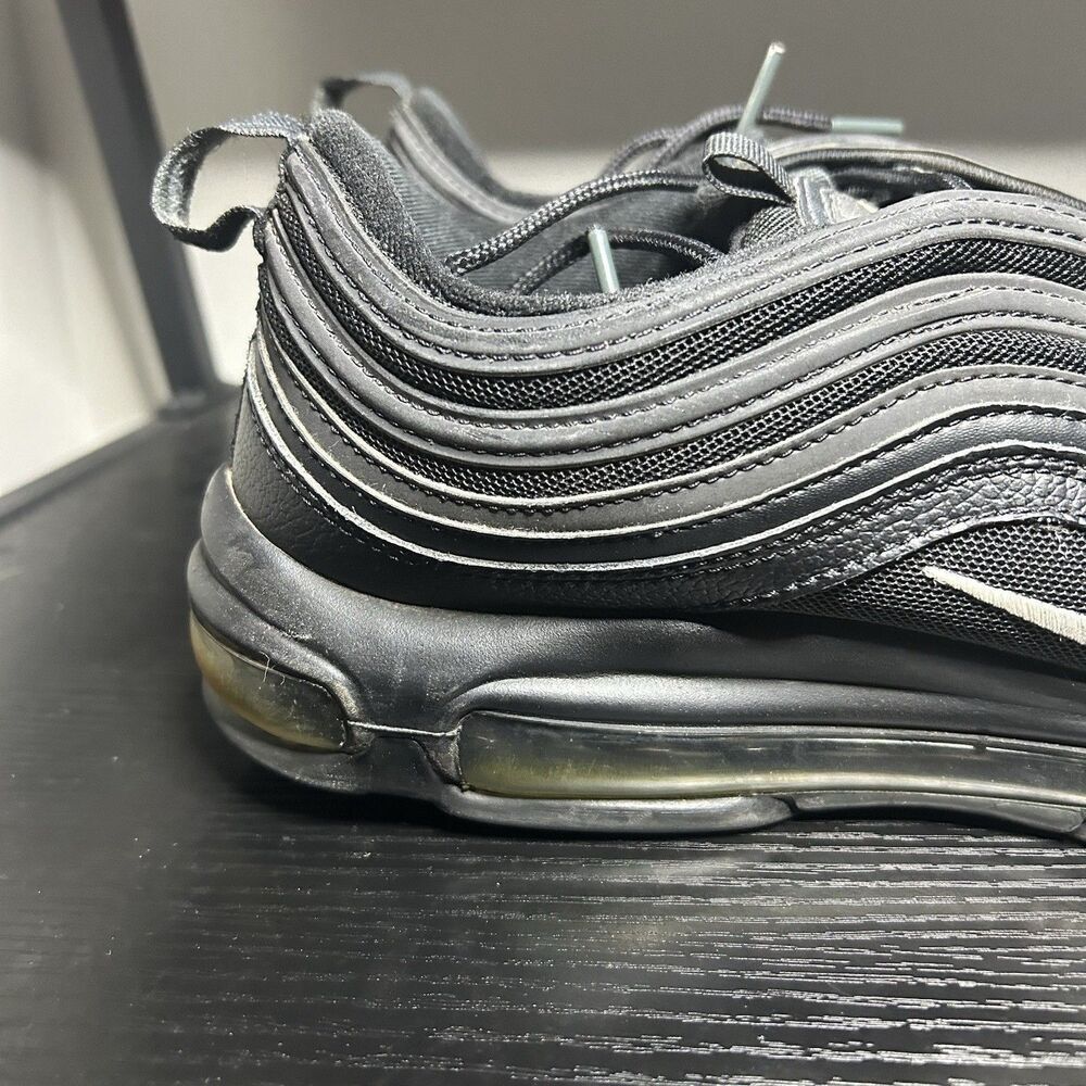 Nike Men's Black Air Max Sneakers - Picture 4 of 13